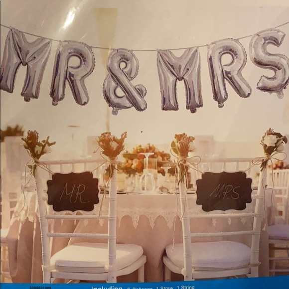 FREE MR & MRS balloon wedding banner silver - Picture 1 of 3